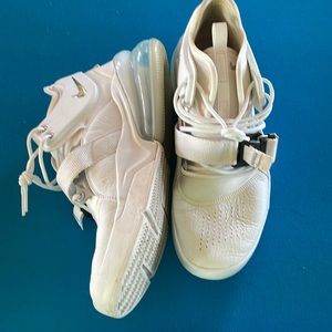 Nike air force 270